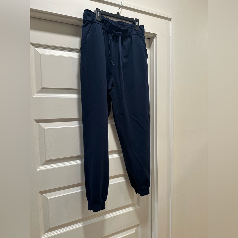 Lululemon navy joggers size 8